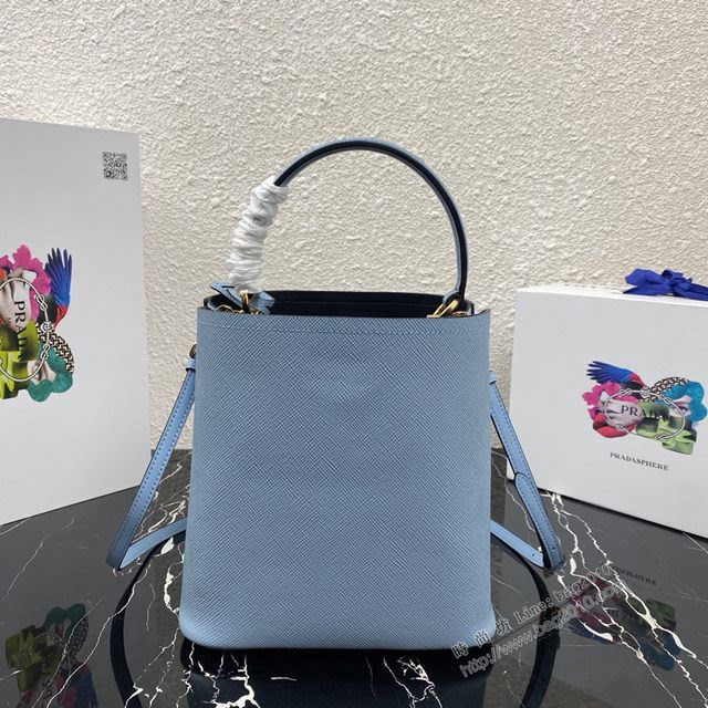 prada女包 普拉達專櫃經典爆款桶包 1BA212 Prada手提包 Prada Saffiano皮肩背包  pyd2271